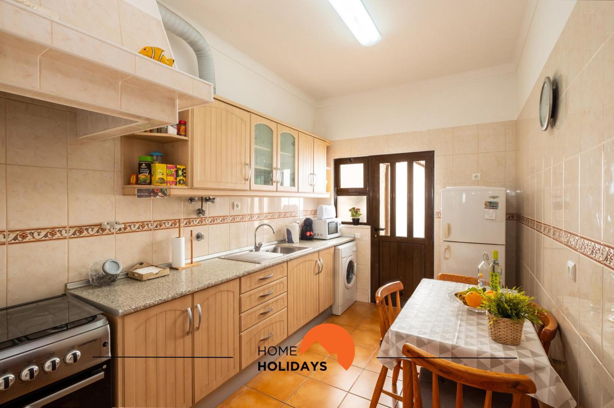 #003 By Holidays *