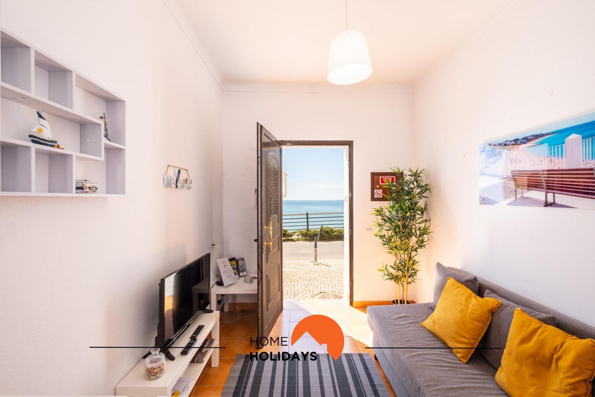 #003 By Holidays Holiday home *